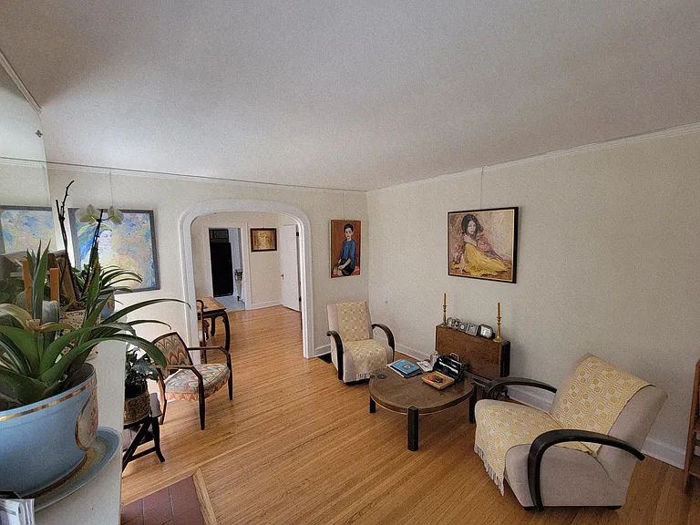 422 Iola Rd — Photo 3