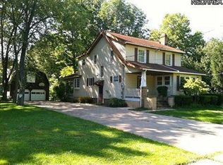 7652 Clark St, Olmsted Falls, OH 44138