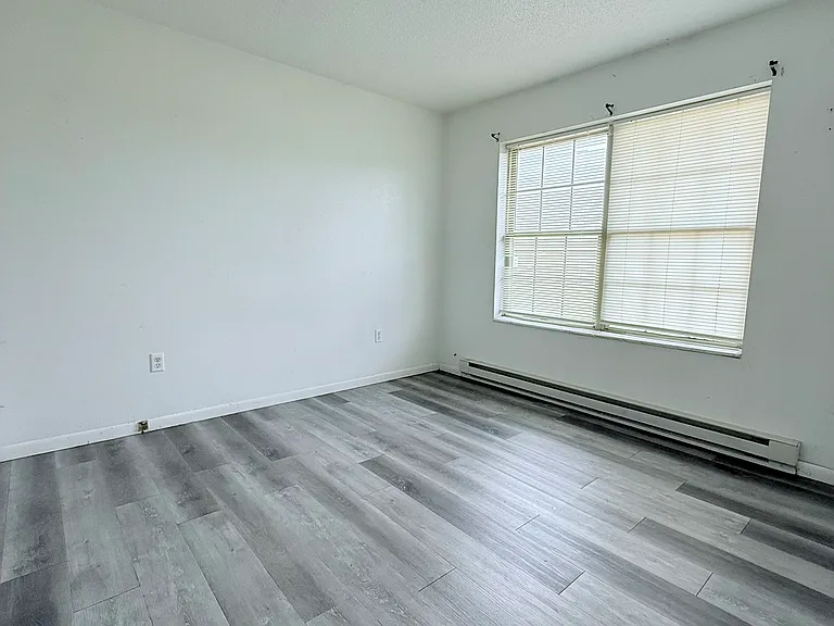 709 E Woodland St #2 — Photo 12