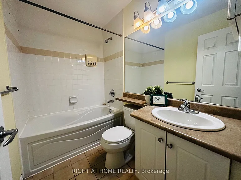 3504 Hurontario St #907 — Photo 17