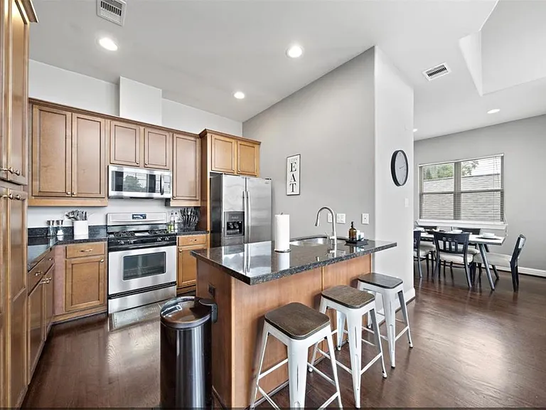 2512 Leeland St — Photo 14