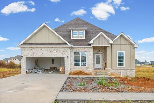 4 bed, 2650 sqft, $2,700 — Photo 1