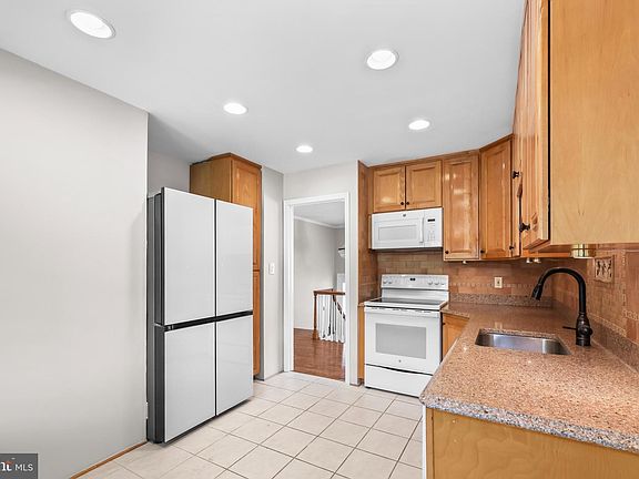 5th image of 3110 Battersea Ln