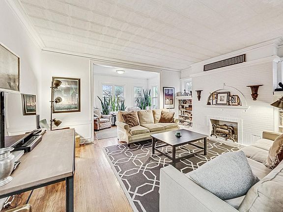 2nd image of 6459 N Magnolia Ave