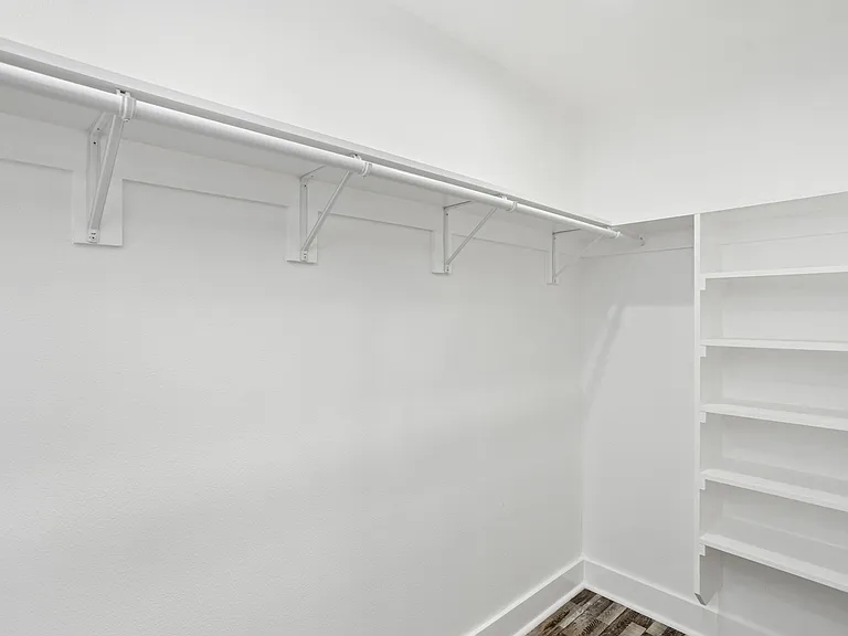 310 Creek Ln — Photo 12