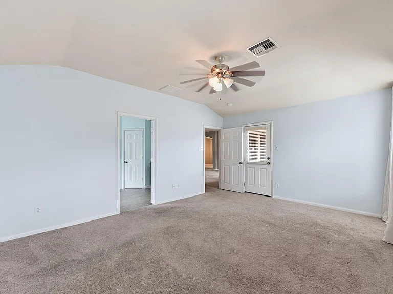 21011 Narrow Gate Dr — Photo 16