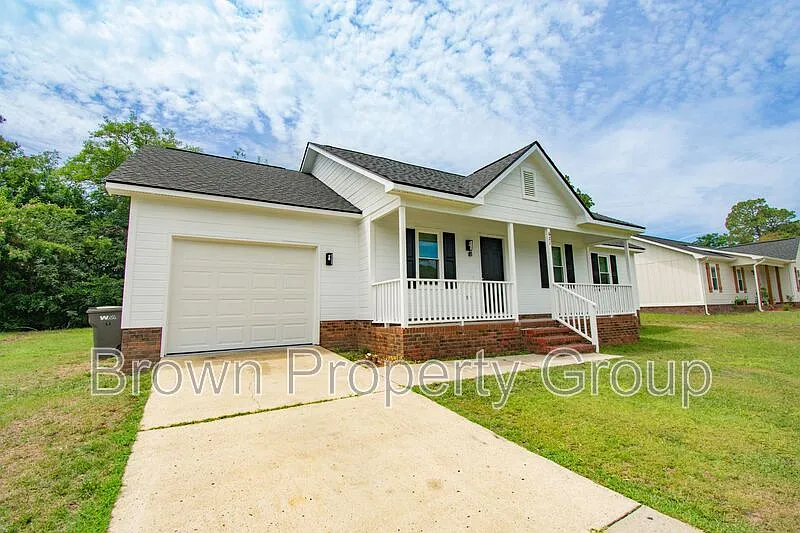 3 bed, 2.0 bath, 1200 sqft, $1,495 — Photo 2