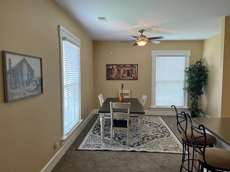 105 S McLemore Ave #1 — Photo 5
