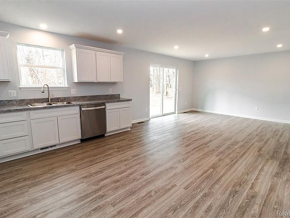 5th image of 5155 Coldwater Rd
