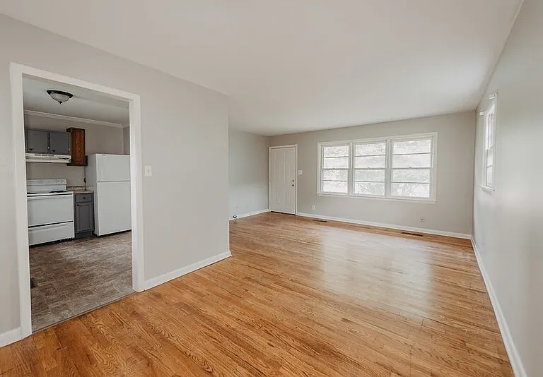 4607 Beverly Kay Dr — Photo 3