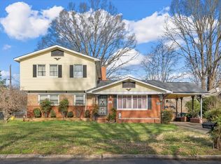 4020 Fieldcrest Rd, Charlotte, NC 28217