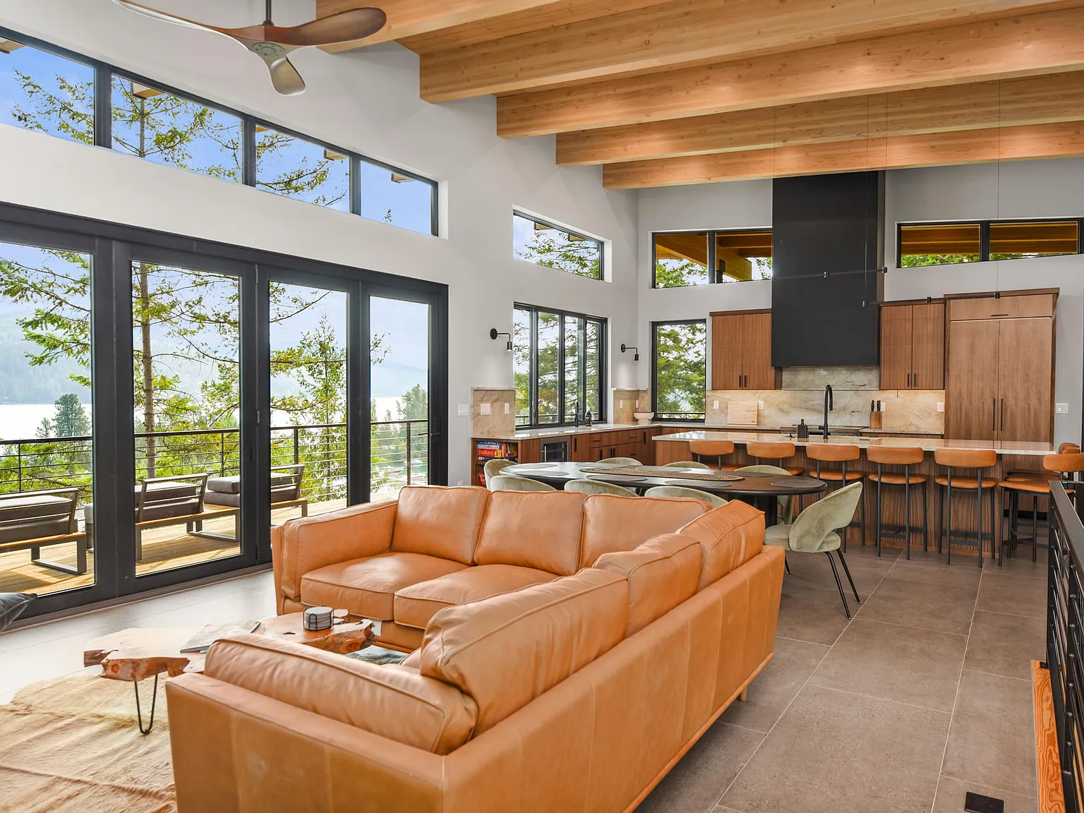 4 bed, 3.5 bath, 3000 sqft, $8,500 — Photo 4