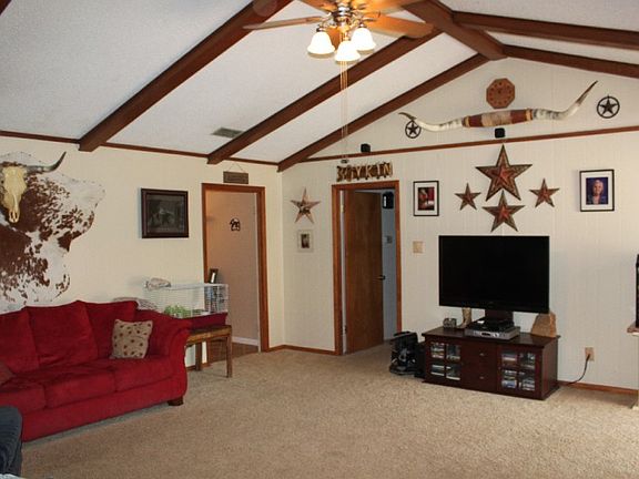 3rd image of 803 Loraine Ct