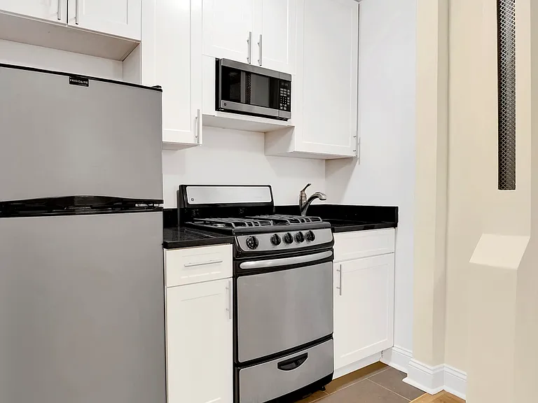 68 Montague St #1G — Photo 5