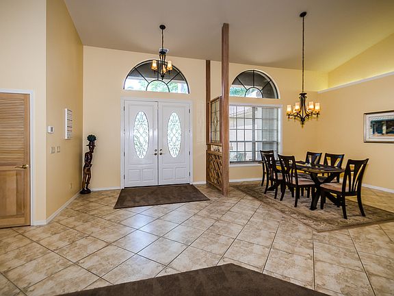 Dining Area/Front Foyer