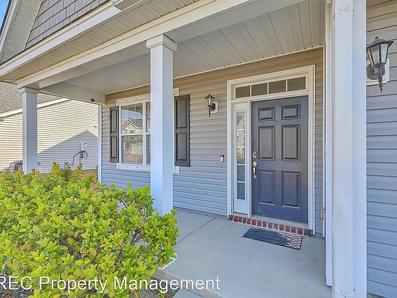 4th image of 8004 Regency Elm Dr