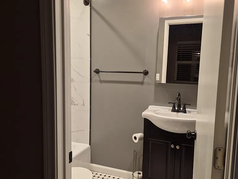 502 1/2 S Ivy Ave #502-1/2 — Photo 4
