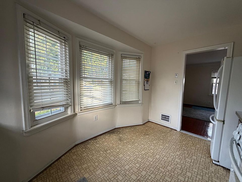 24811 Notre Dame St, photo 8
