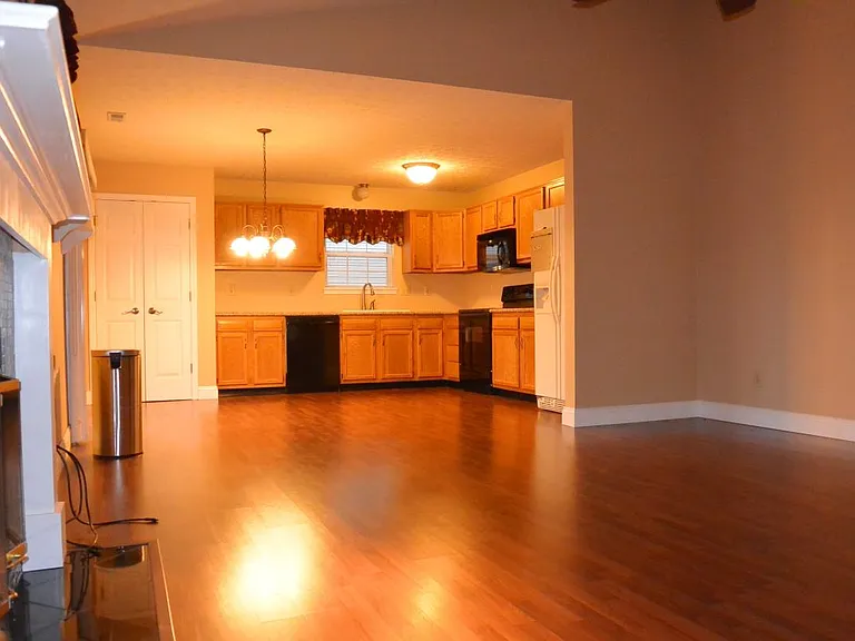 12935 Galloway Cir — Photo 9