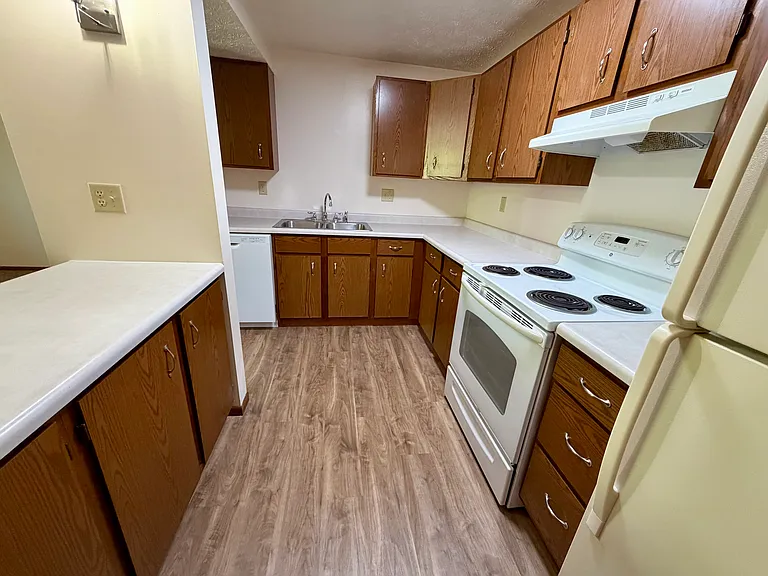 37 Foxglove Dr #3 — Photo 3