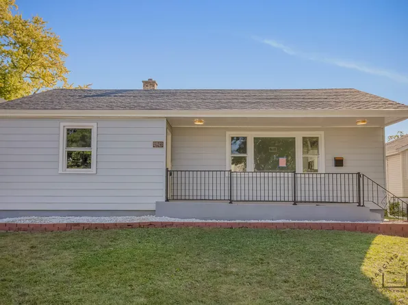 2521 Spruce St, River Grove, IL 60171