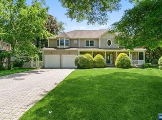 3 Garnett Pl, Norwood, NJ 07648