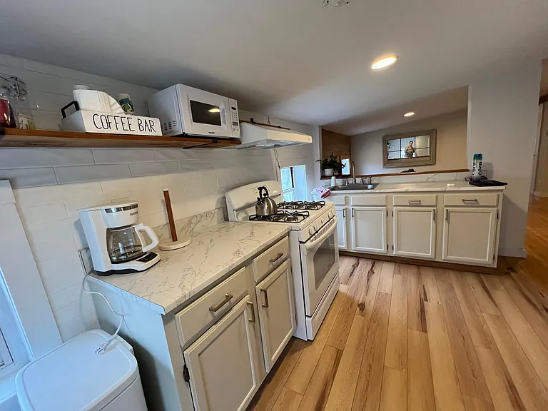 1141 Albany Post Rd #3 — Photo 18
