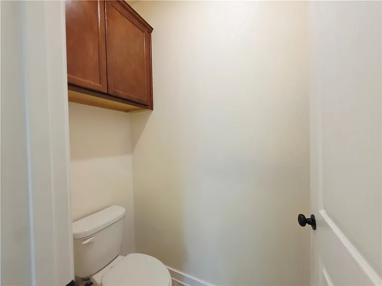 142 E Martin Luther King Dr — Photo 23
