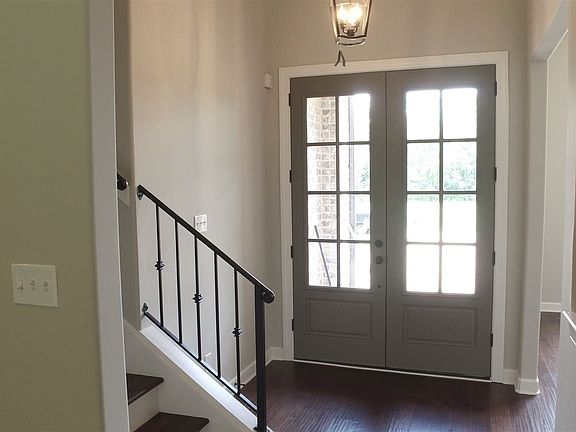 2nd image of 1190 Glenshee Dr