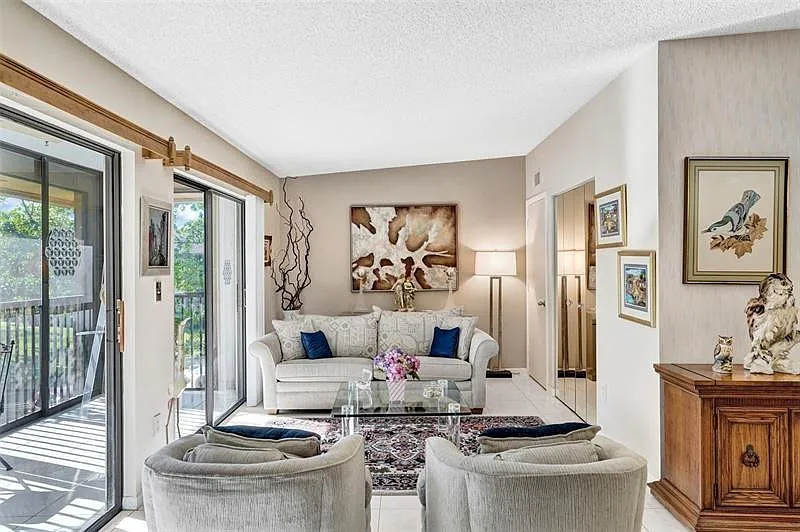 2 bed, 2.0 bath, 827 sqft, $1,850 — Photo 2