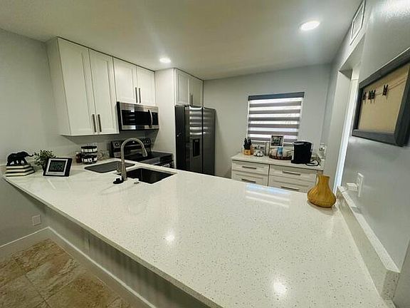 5th image of 2601 NE 3rd Court #1050