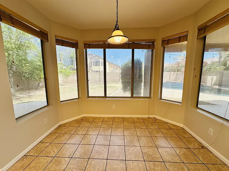 672 W Raven Dr — Photo 8
