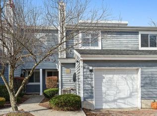 11 Rambling Meadows Ct, Tinton Falls, NJ 07724