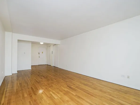 2785 Ocean Parkway image 8 of 24