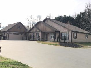 1747 Memorial Drive Ext, Greer, SC 29651