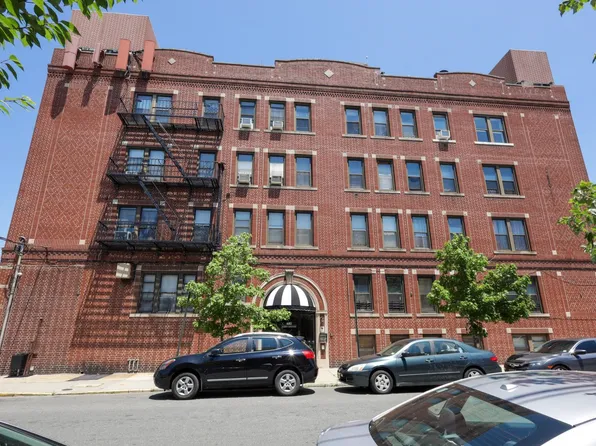 680 Kennedy Boulevard image 1 of 4