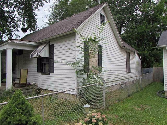 1st image of 712 N 14th 1/2 St