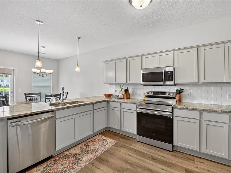 539 Brightleaf Cir — Photo 11