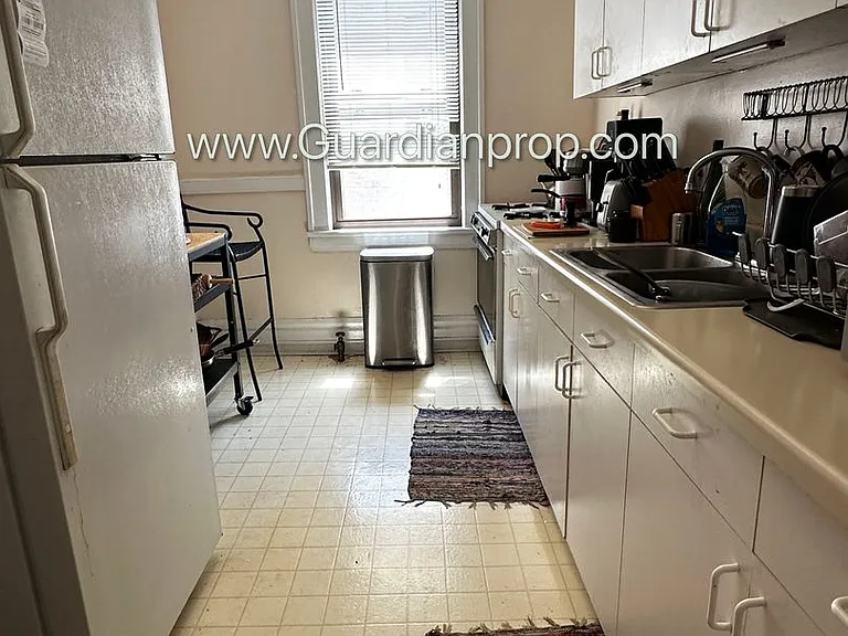 2870 Humboldt Ave S #12 — Photo 9