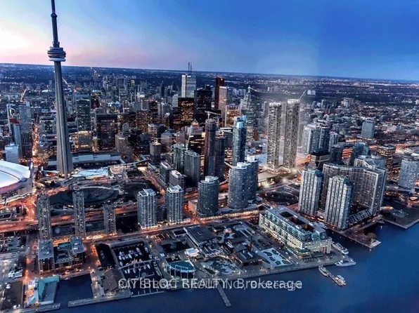 88 Harbour St, Toronto, ON