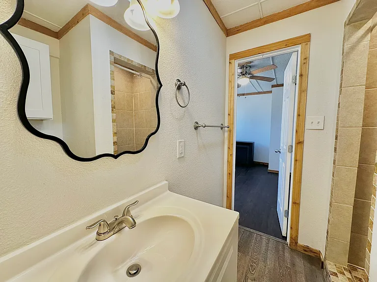 161 Elizabeth St #B — Photo 6