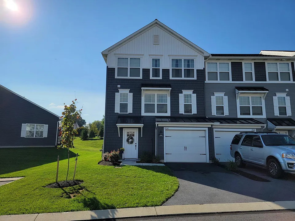 206 Highland Ct