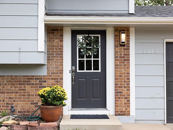4th image of 1204 Balmora St