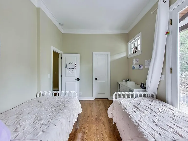 480 Arlington Ave — Photo 44
