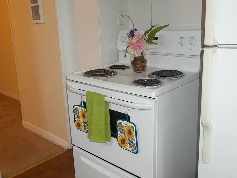 49 Talbott St — Photo 4