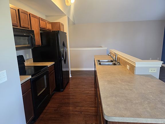 2nd image of 5675 Hampshire Ln