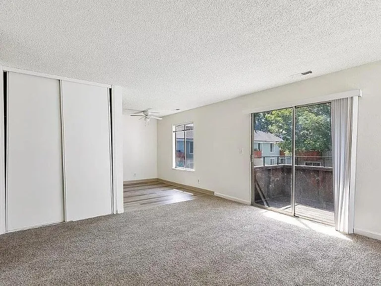 4602 Neil Rd #72 — Photo 10