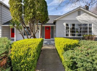 3138 Land Park Dr, Sacramento, CA