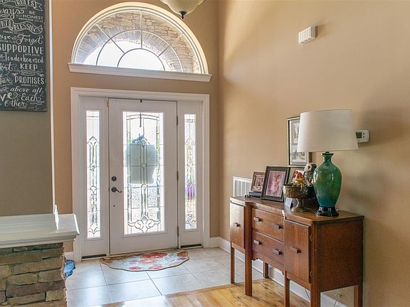 4th image of 170 Winding Glen Dr NW