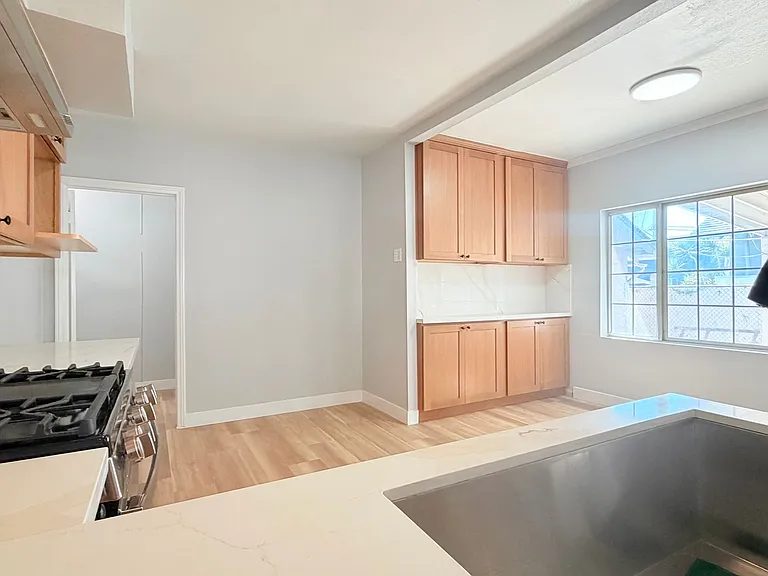1080 Orange Ave — Photo 13